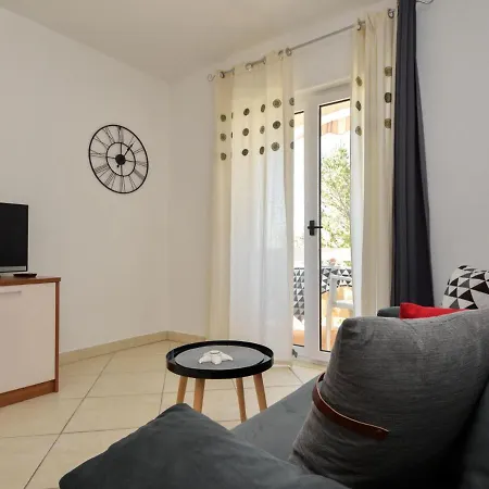 Silvija-1 By Interhome ויר